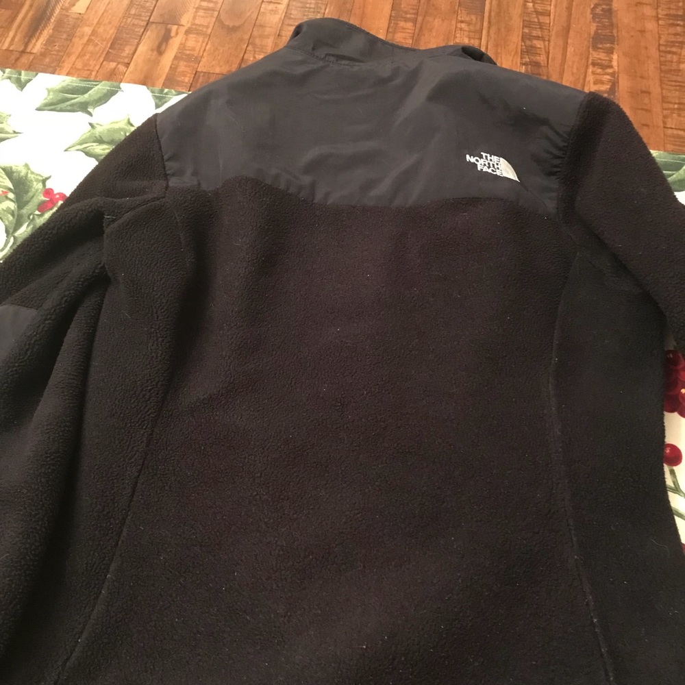 Women’s medium Denali north face jacket
